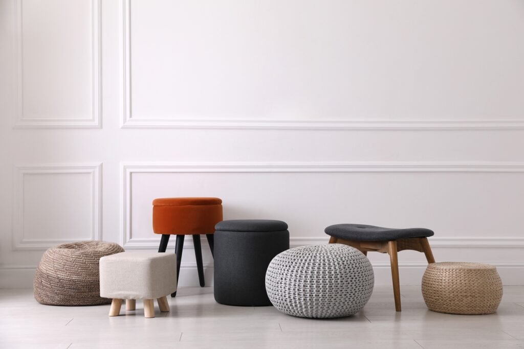 Accessoires Accessoires d’ameublement: Des fauteuils aux chaises en passant par les coussins et poufs.